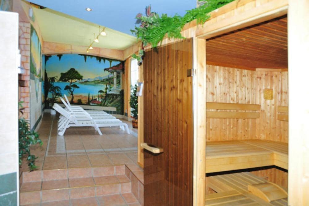 Apartment In Fuegen With A Shared Wellness Esterno foto