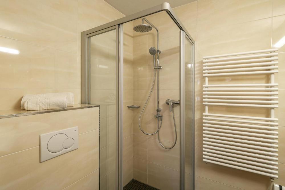 Apartment In Fuegen With A Shared Wellness Esterno foto